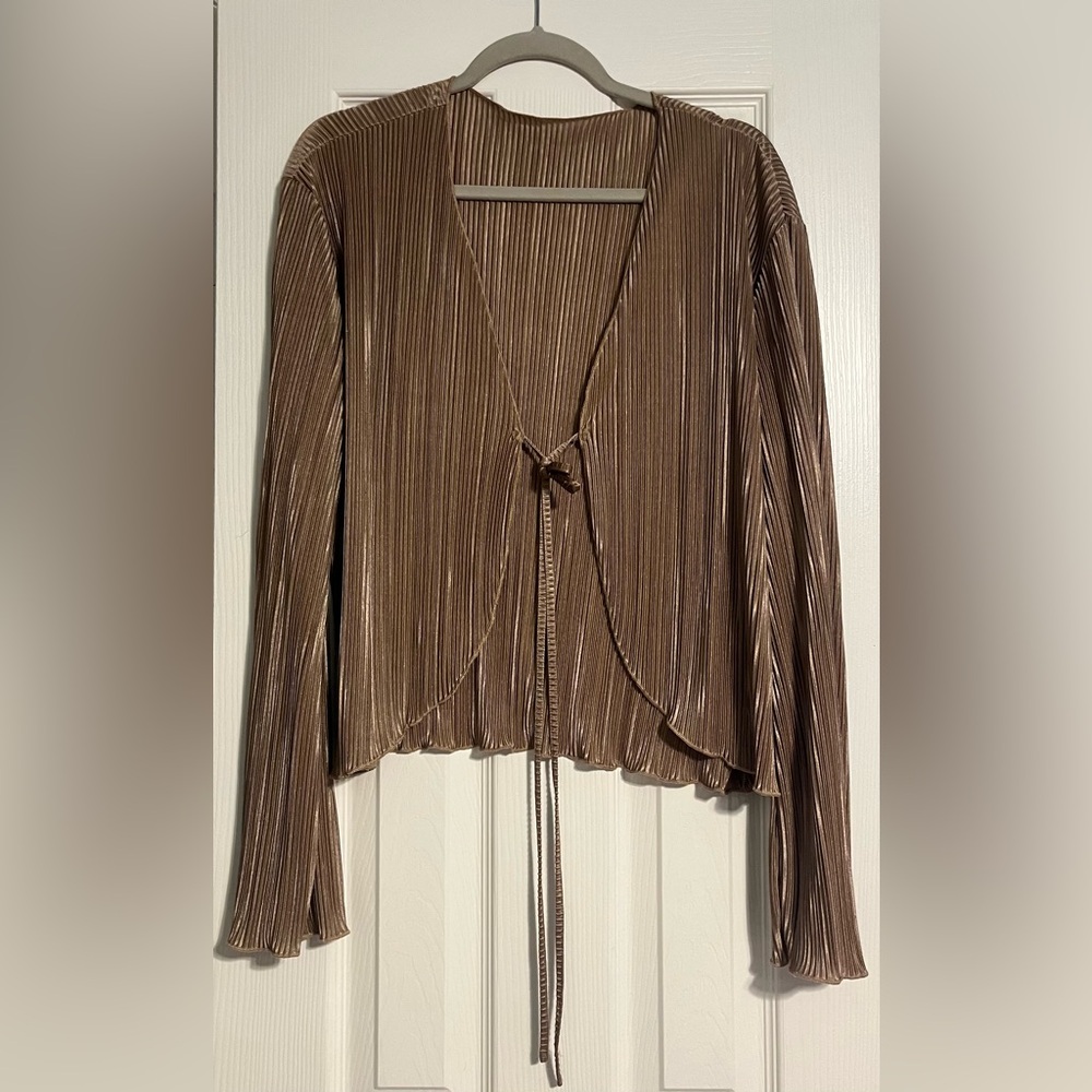 Commense Bronze-Tone Pleated Tie Top. Size L
